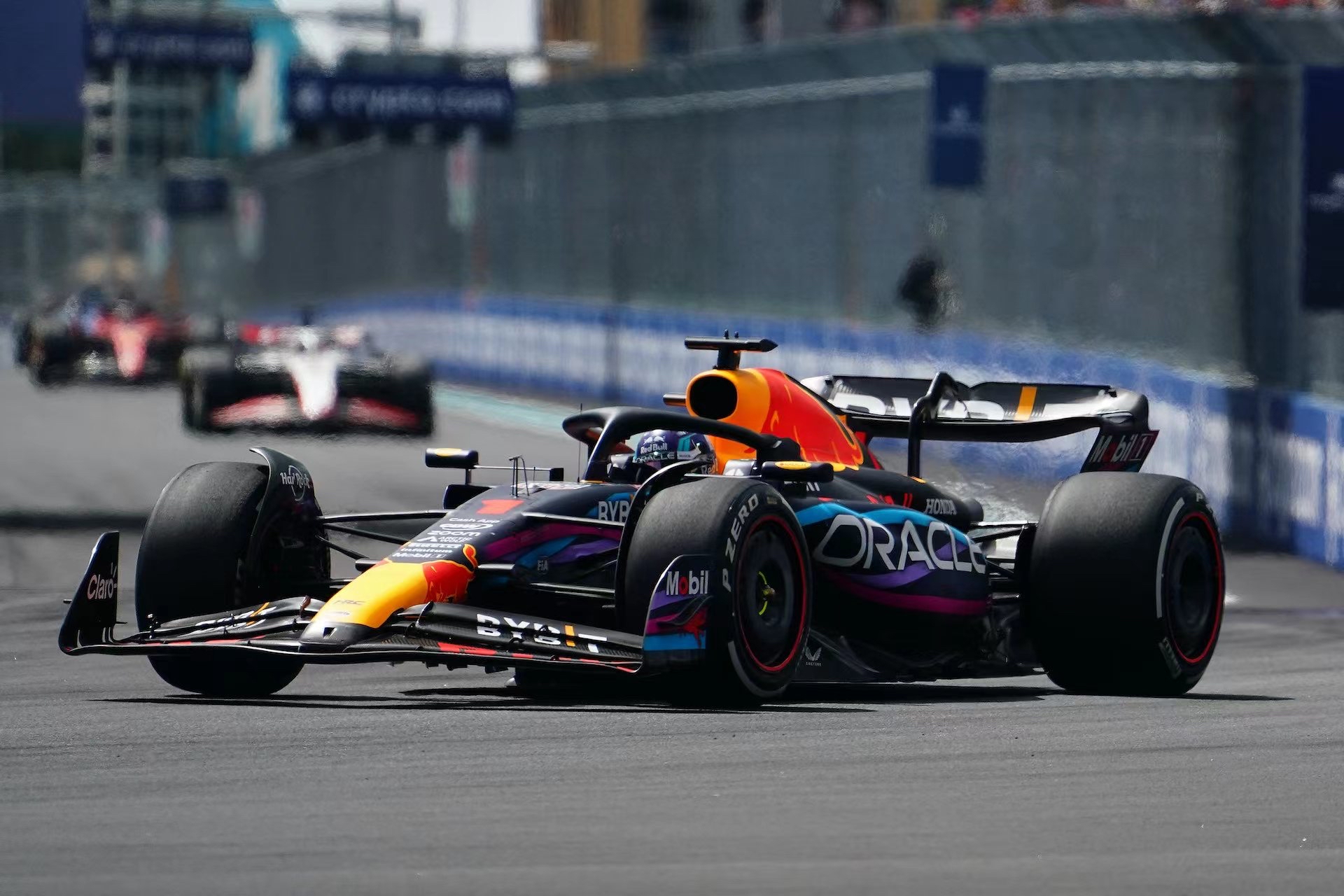 开云体育平台APP-雷诺车队完胜阿斯顿马丁，佩雷兹高光表现